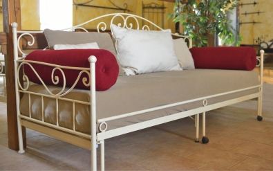 Daybed with trundle wrought iron