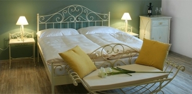 classic wrought iron bed Malaga