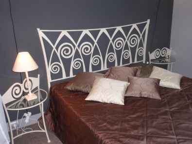Iron bed Ronda with spirals, without footboard